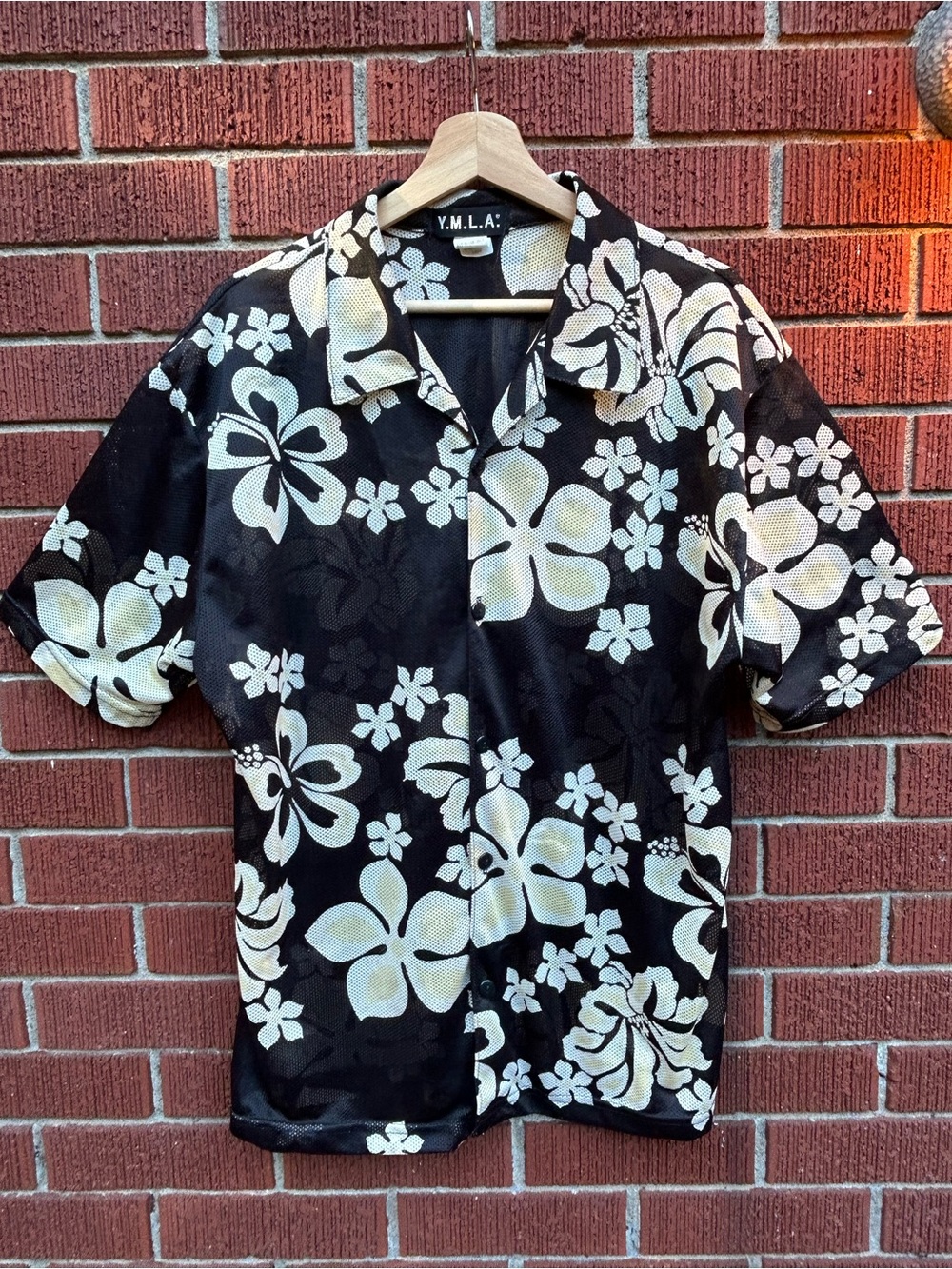 Y.M.L.A. Black & White Hibiscus Mesh Camp Collar Shirt – Men’s Large